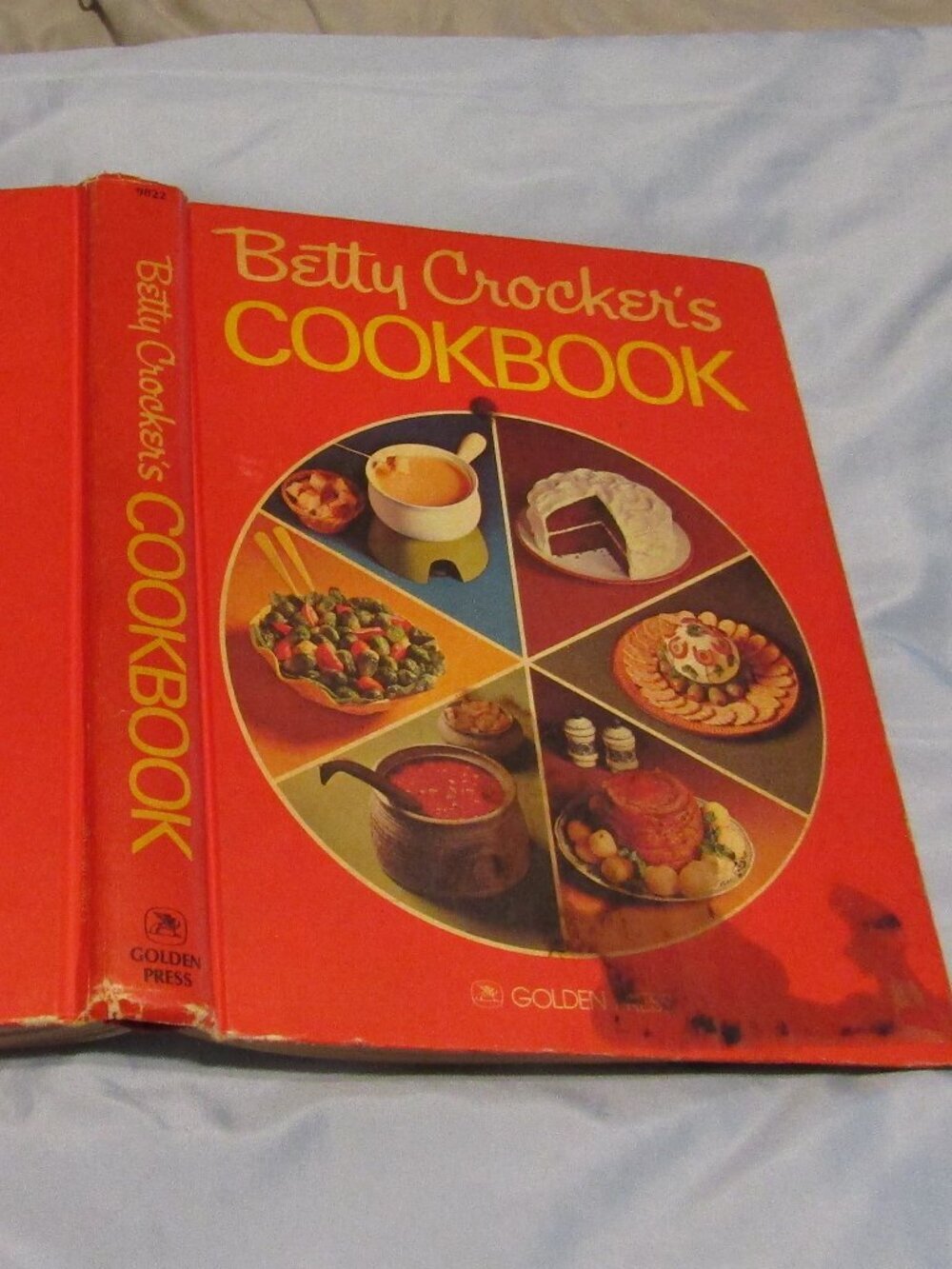 1976 BETTY CROCKER PIE COVER COOKBOOK 27th Printing Hardcover Good Condition